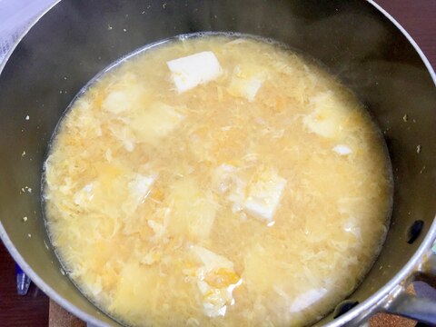 簡単！溶き卵と豆腐の味噌汁！